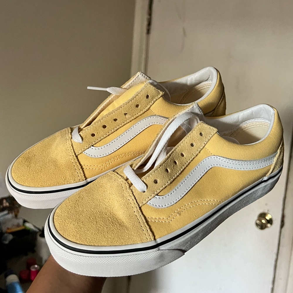 Yellow Vans Old Skool sneakers